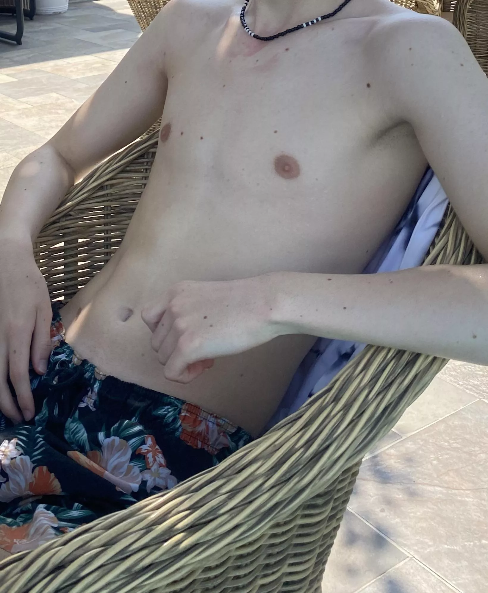 18m white vers looking for a sexy Arab/Middle Eastern daddy to be long term jerk off buds. Snap: dylan65980