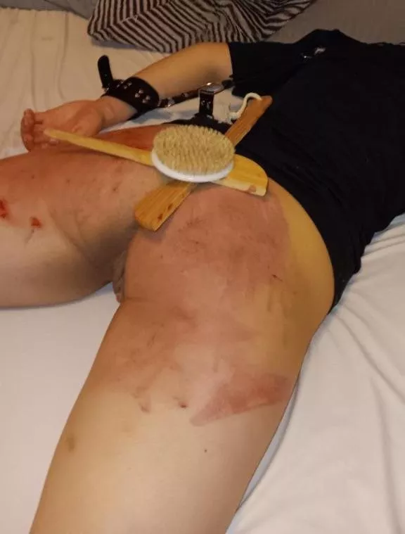 [19 FTM] Broken bath brush means paddle next😅