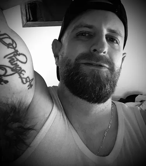 [39] i know what ur looking at bro