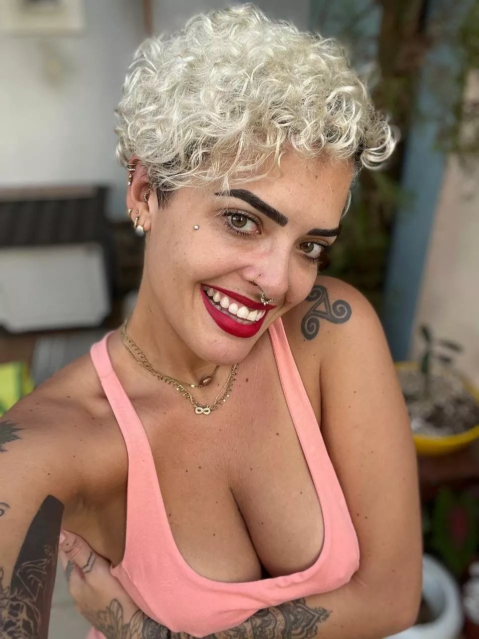 Do you like my hair curly?