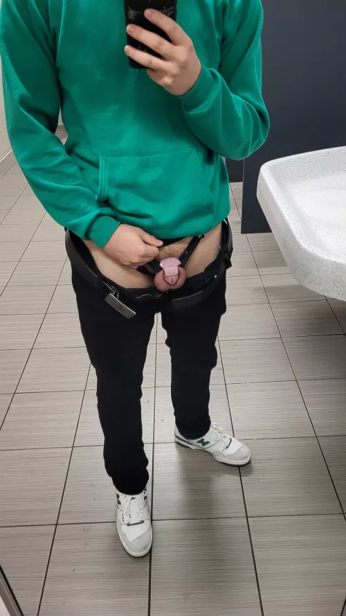 Good Asian bois cage their clits🥰