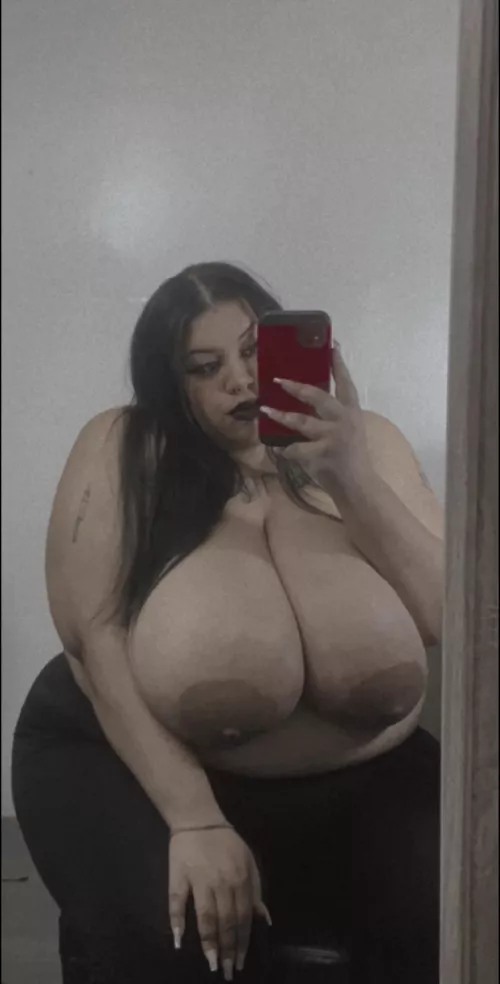 Good morning🖤, do my tits help with your morning wood?