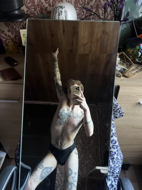 Help me hold up the ceiling!