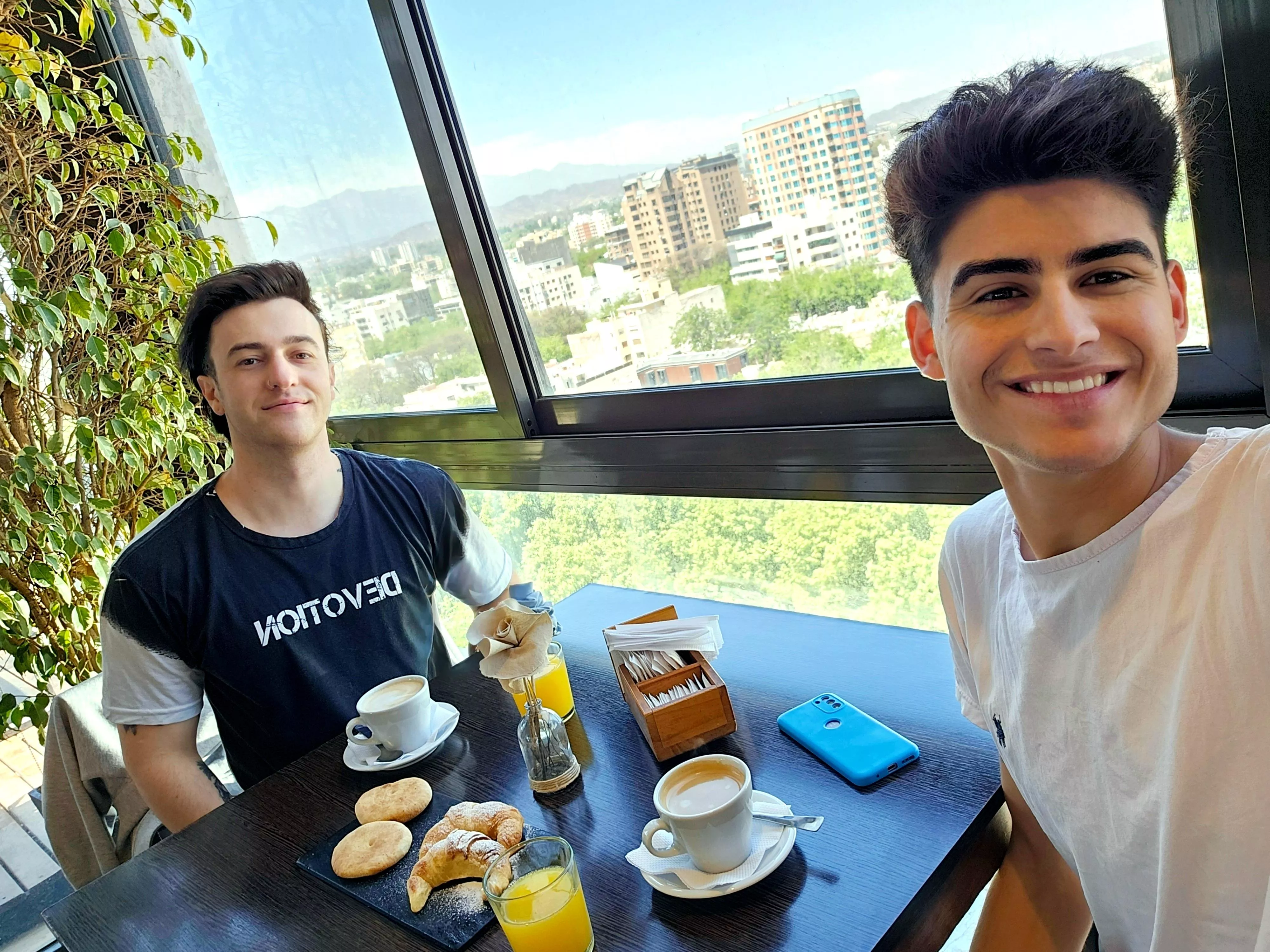 Hey guys!! this is my best friend. He is single... isn't he cute 😉? Hey guys!! this is my best friend. He is single... isn't he cute 😉?