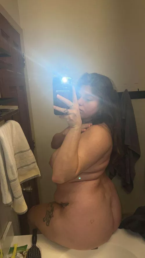 I can’t stop eating… my daddy says if i swell I can become a fuck toy for everyone…🥺