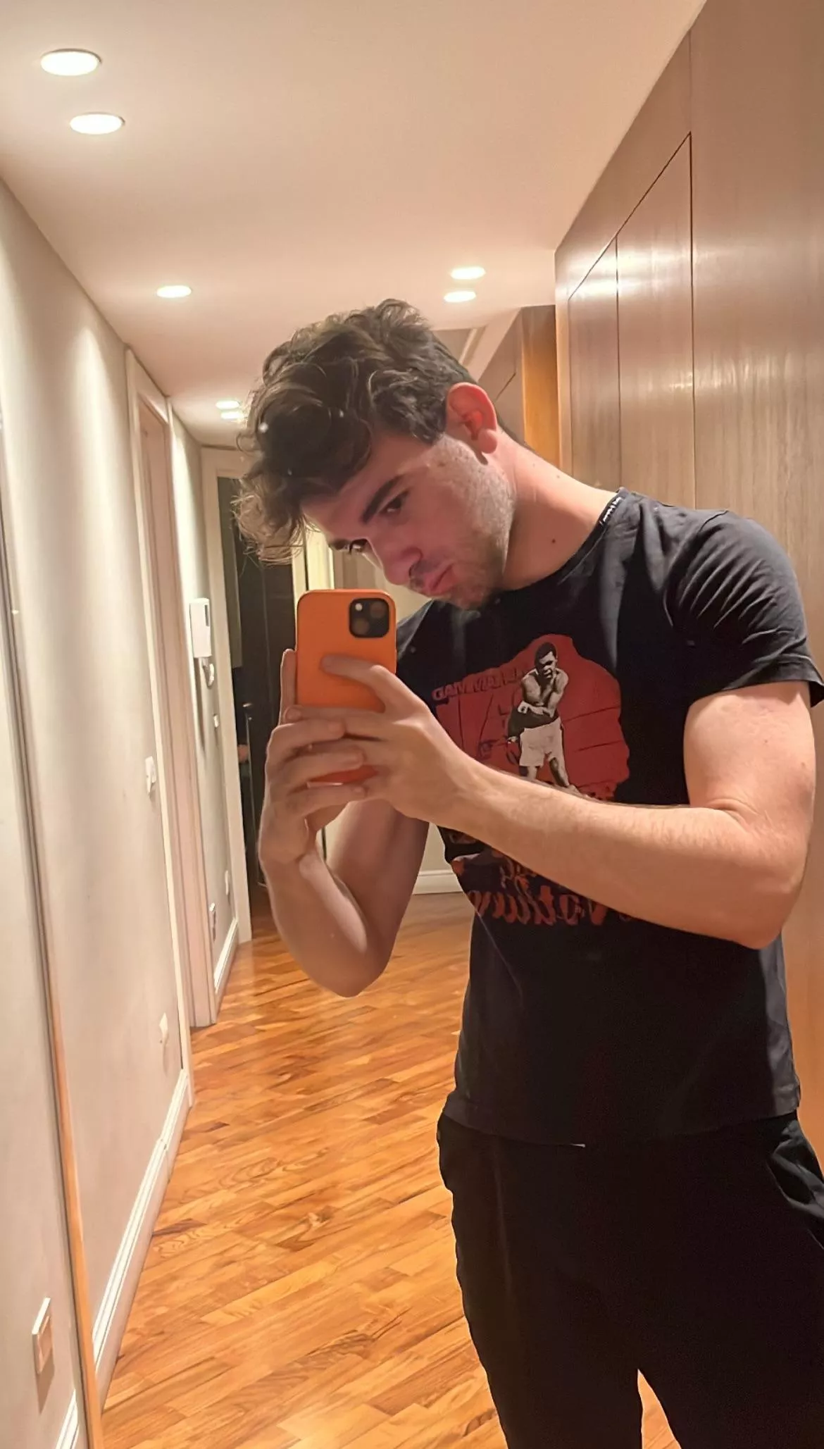 i love this orange cover