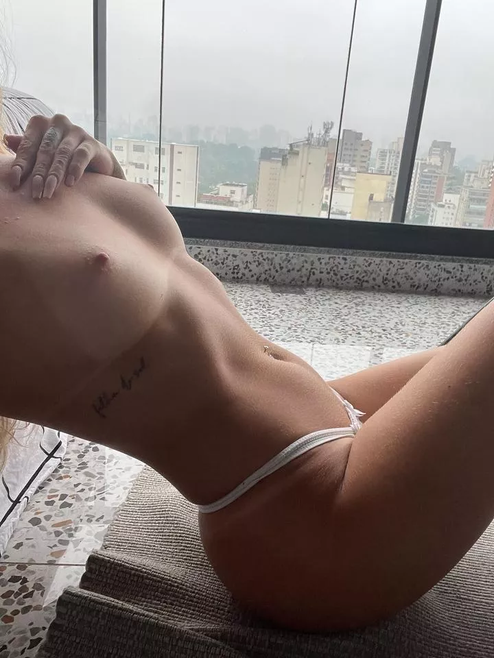 I'd love it if you'd play naughty games in my bed