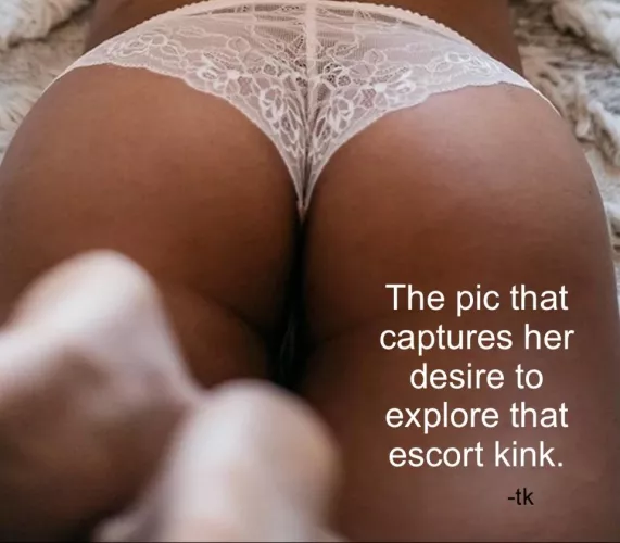 Indian MILF hotwife wants to play hooker and have guy friends buy her🔥