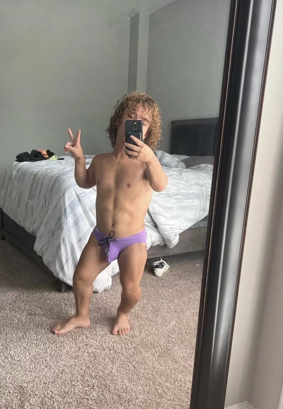 Is dwarfism a turnoff?