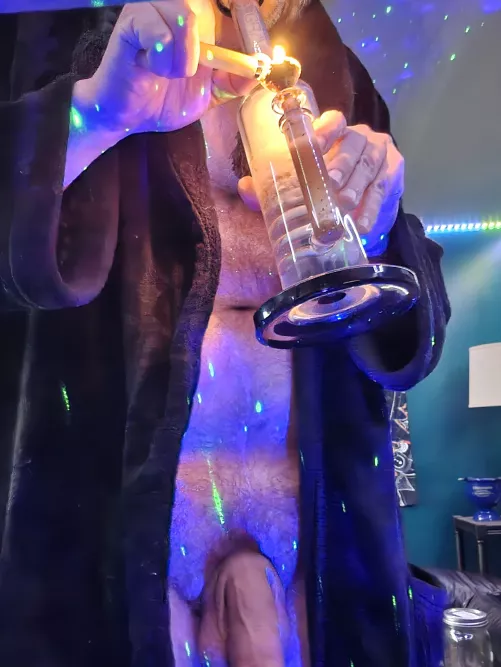 Just a dad and his pipe, who's s[m]oking