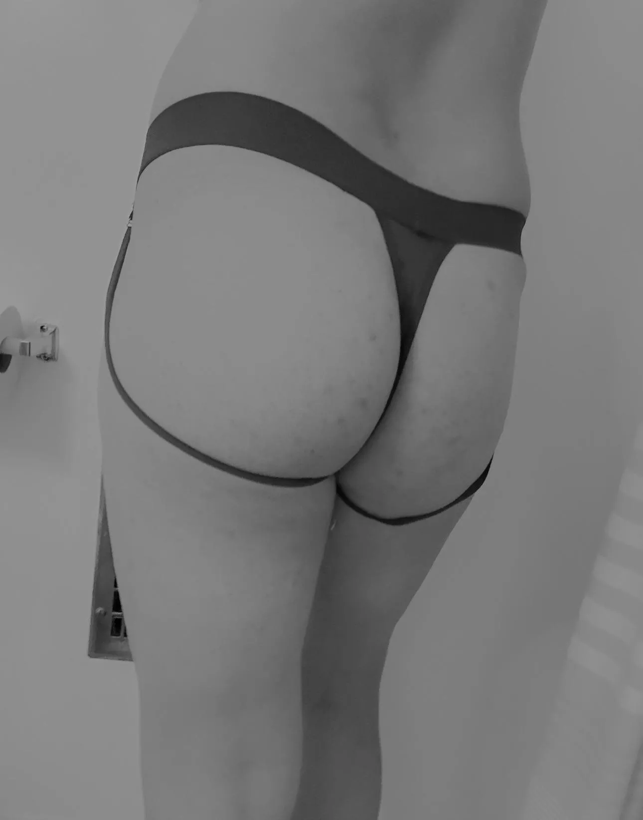Love this artistic black and white of my thong, do you?