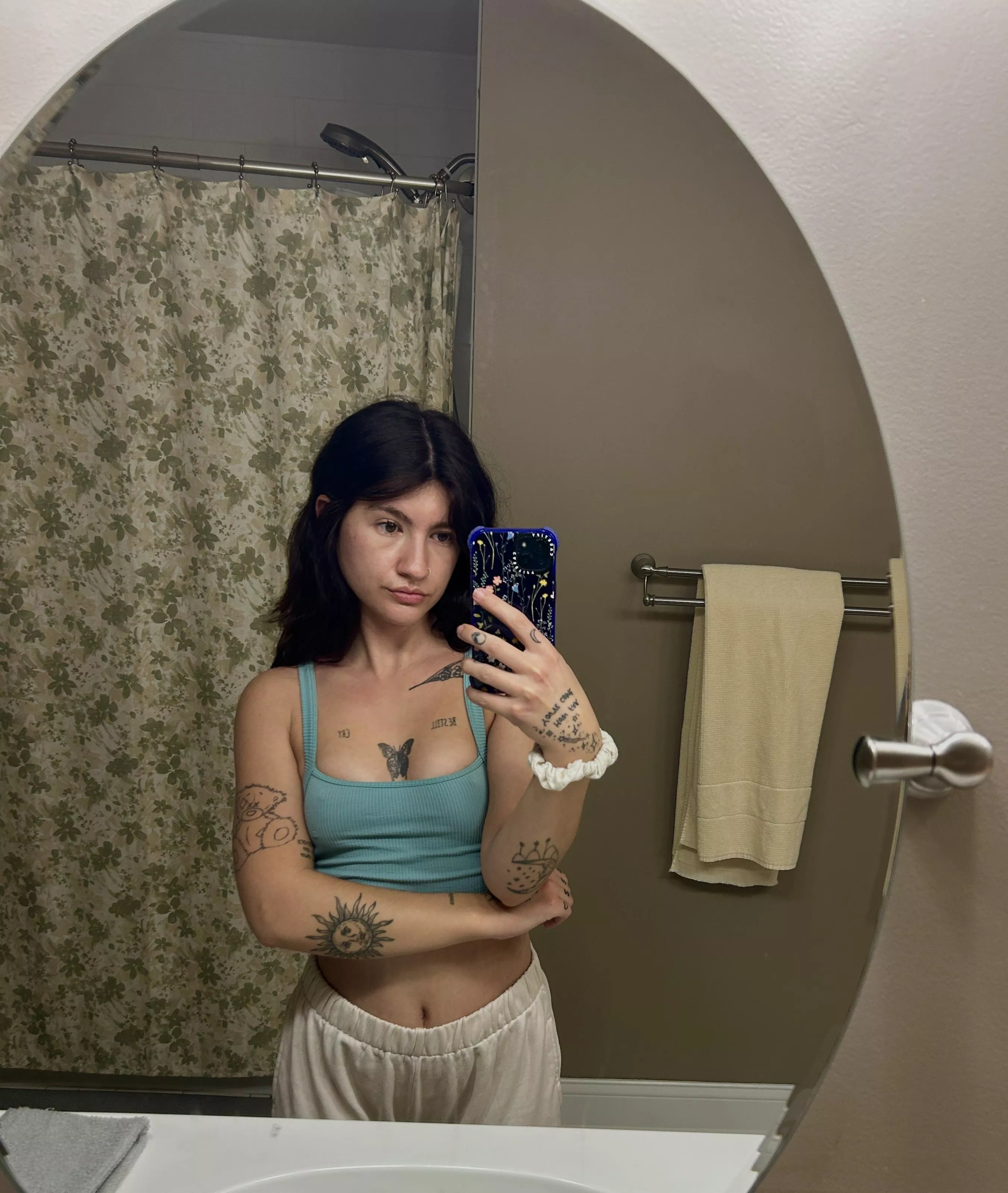 Sleepy girl tonight 😏