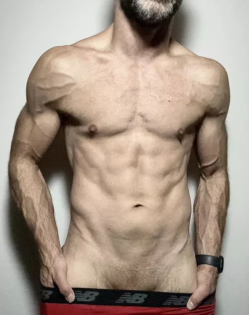 Workout paying off, now imagine with a pump 😏 [M]