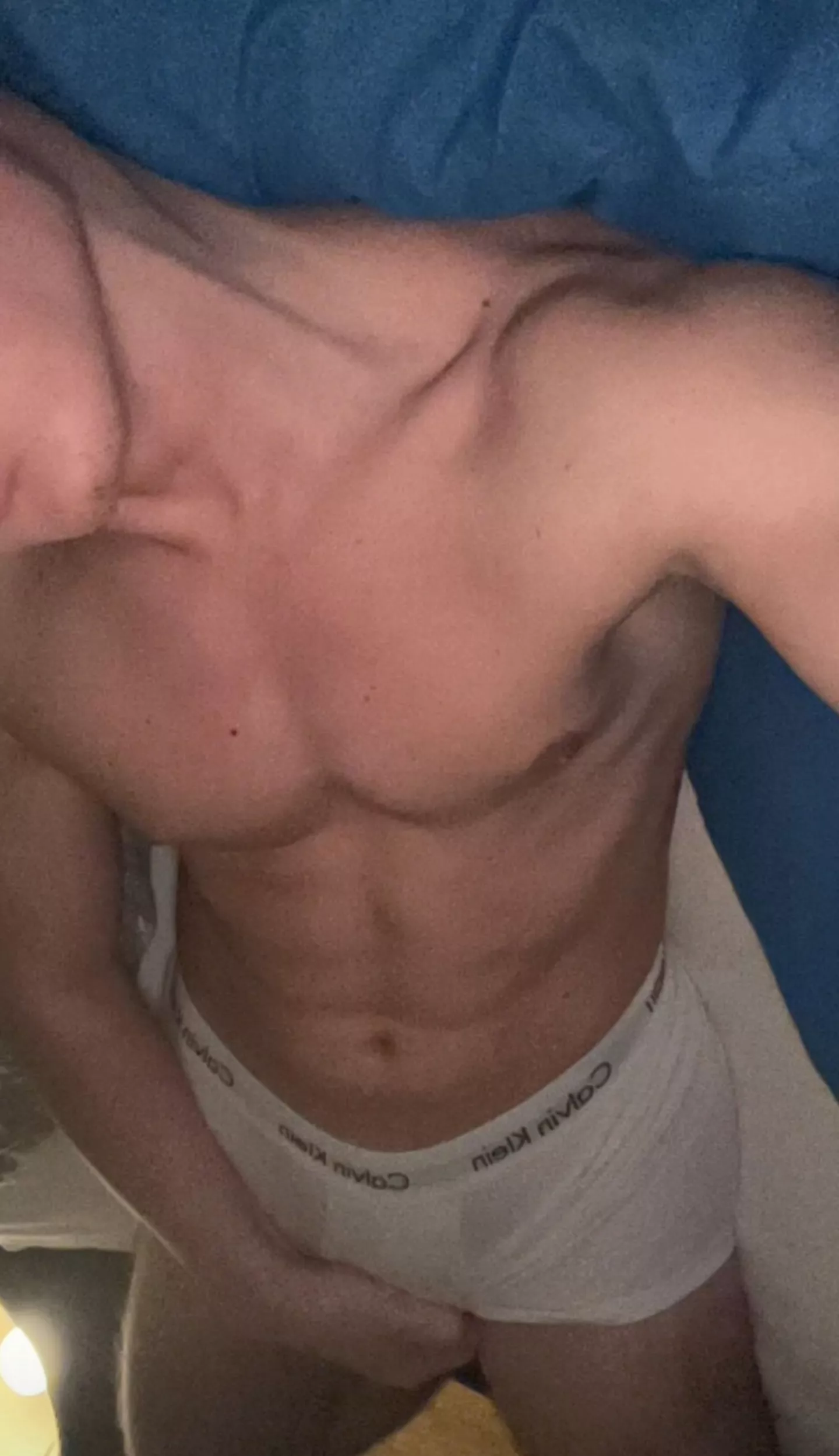 24 I just woke up.Anyone here wanna snap?