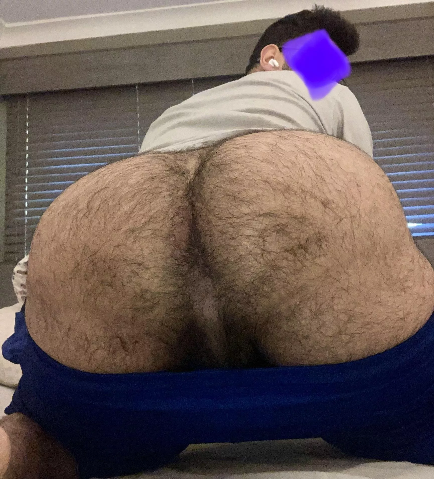 24 in shape DL Arab with a big furry ass. 😏 Add my snapp: BroFur3
