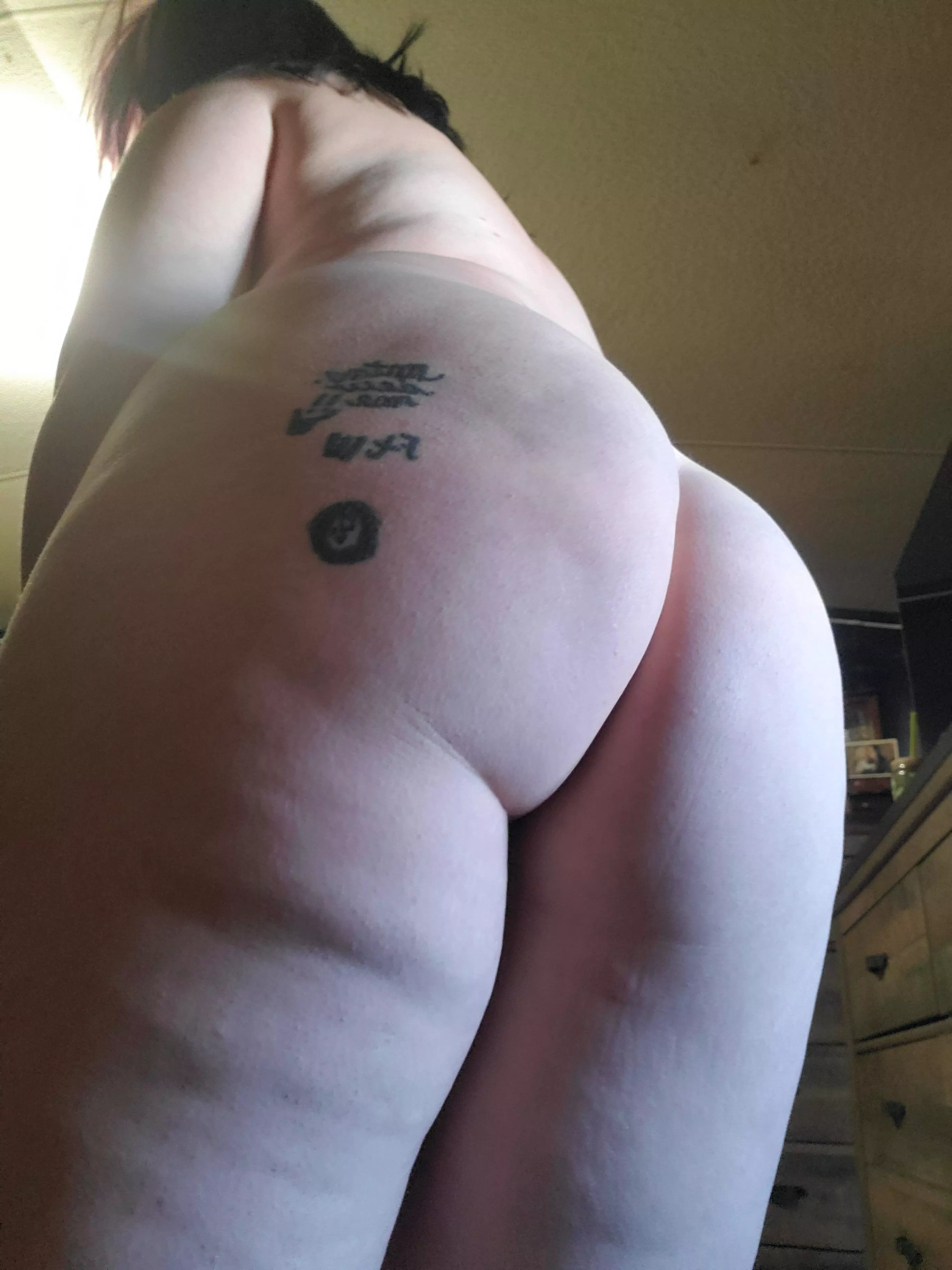 Booty cheeks