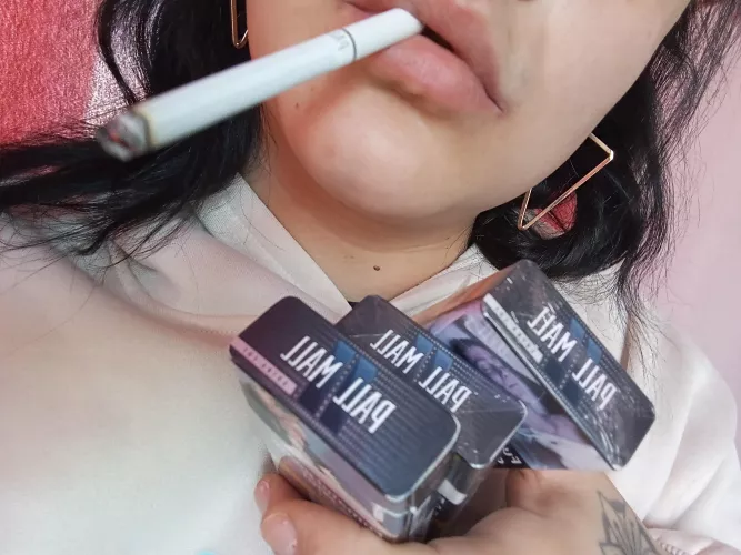 Hello! Ready for your daily morning smoke routine?3ppd❤️