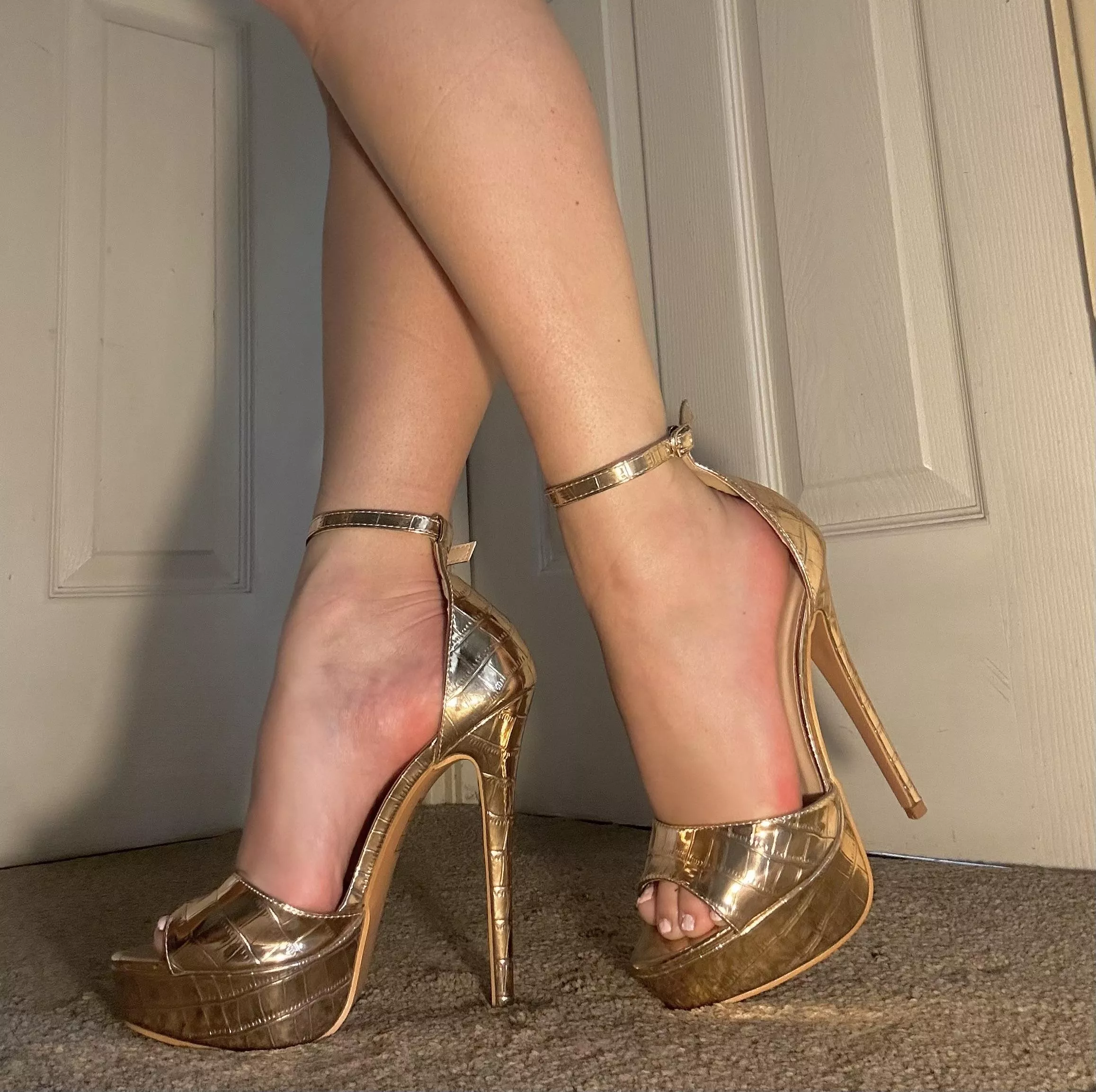 Kiss my feet💋