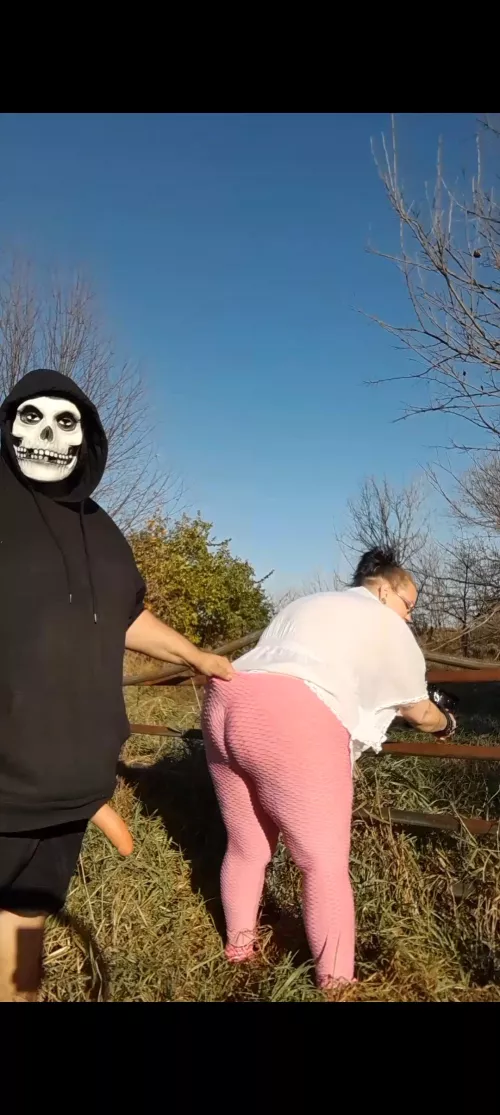 Oh no, he tied me to the fence and is gonna use me