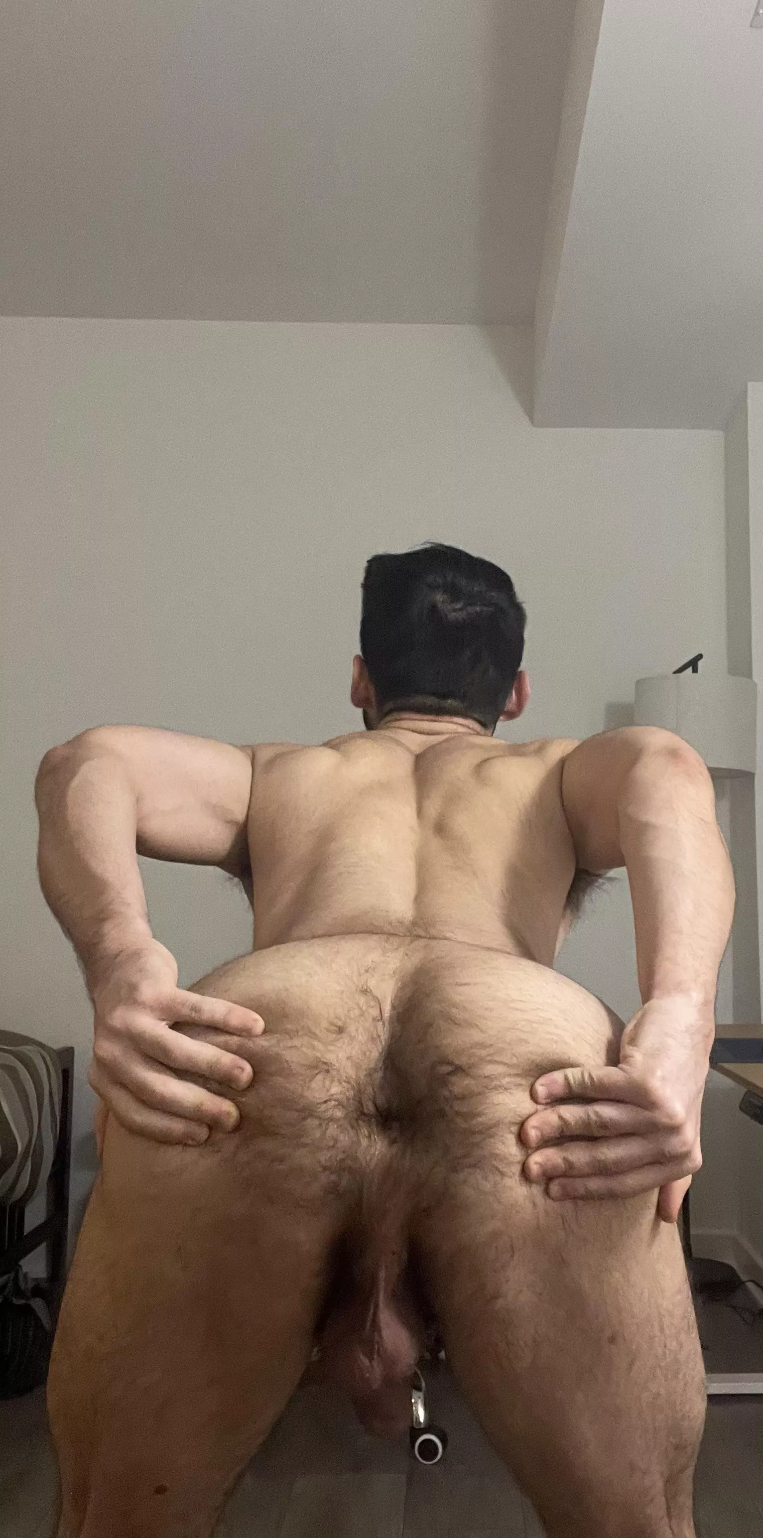Spreading those cheeks for you boys. 🤗