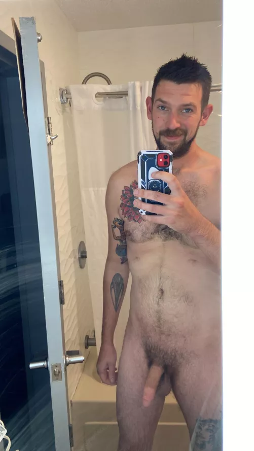 These hotel mirrors always hit