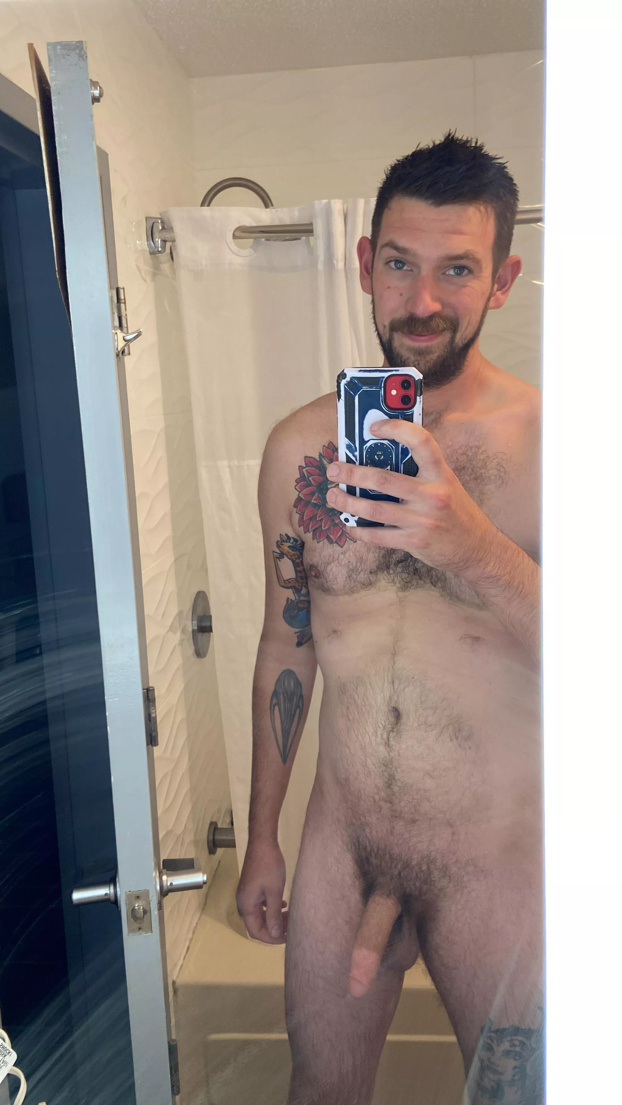 These hotel mirrors always hit