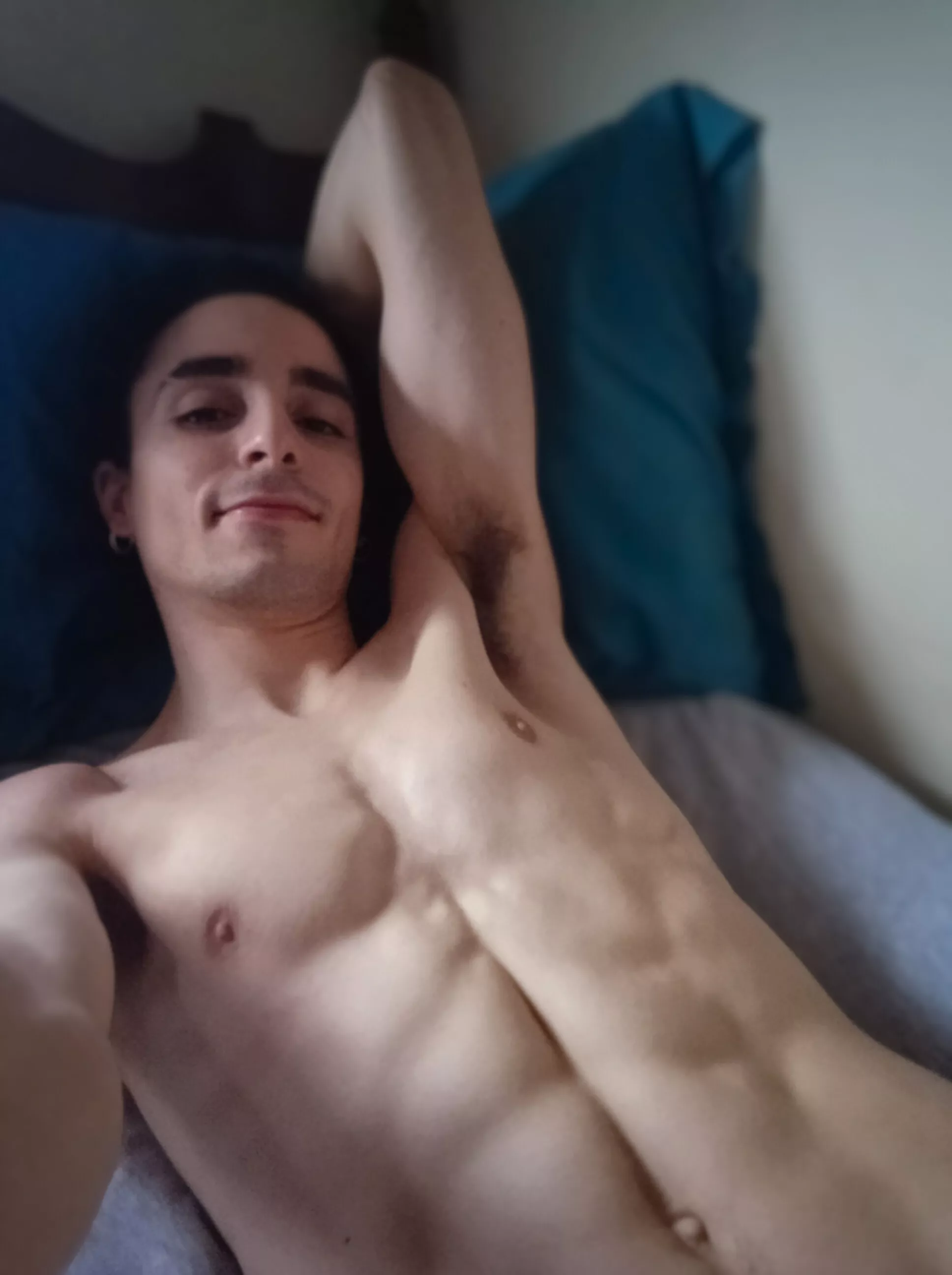 What do you like manly pits or smooth?