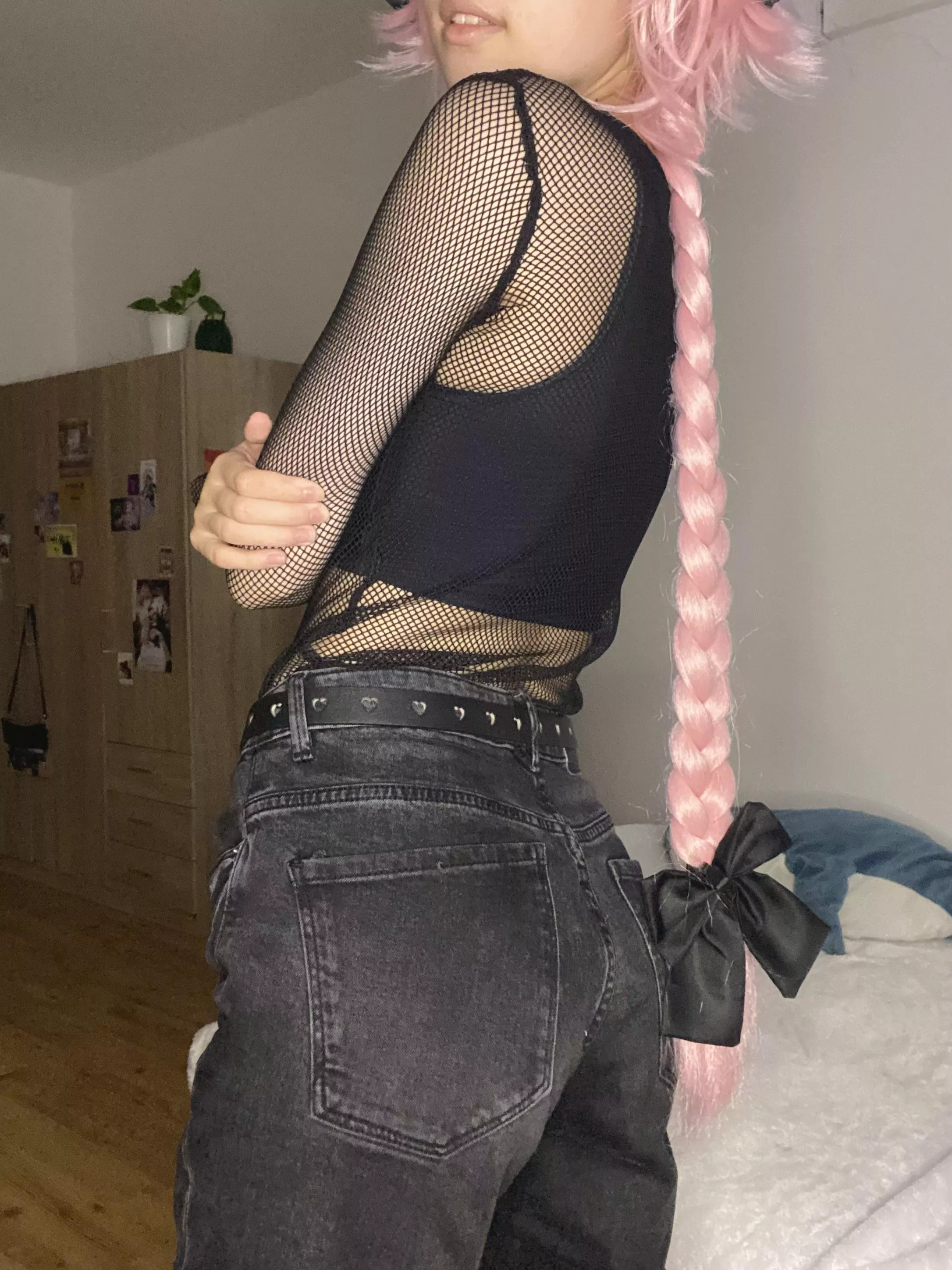 what's ur fav part of my outfit? (*´꒳`*)