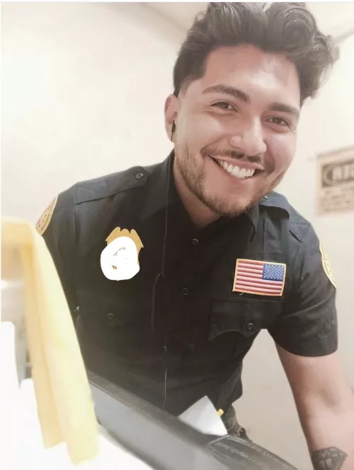 26, Mexican 6’0. Hmu ? 😄