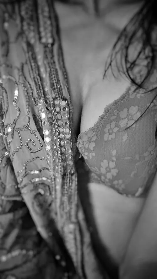 Anybody wants to celebrate Diwali with me ? (Horny af)🪔🥵