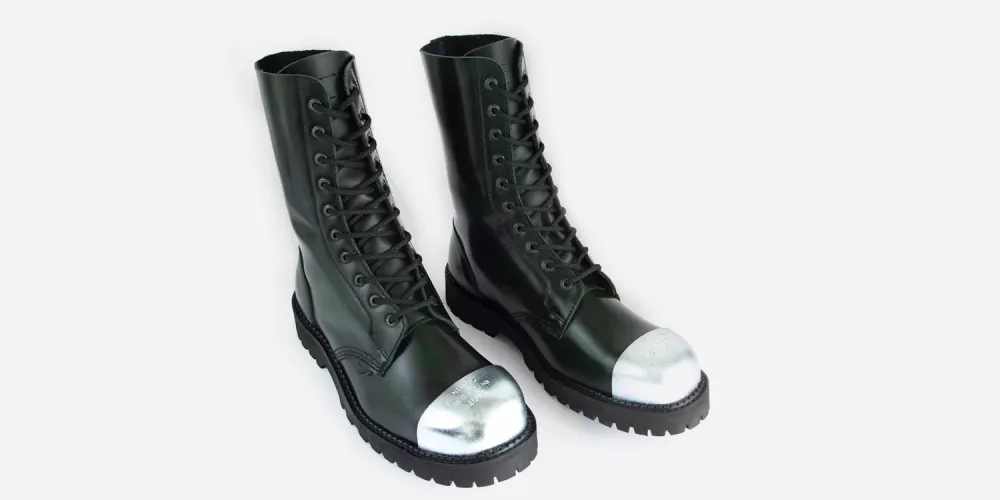 Anyone know where I can get a pair of boots like this in size us mens 10-11? Been looking everywhere and can’t find shit