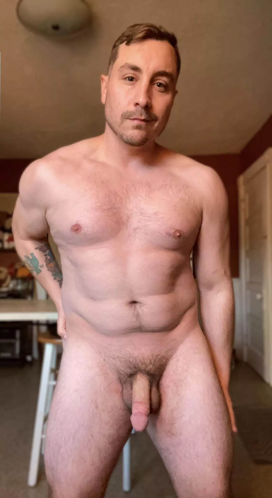 Daddy would love some entertainment on this boring Saturday!
