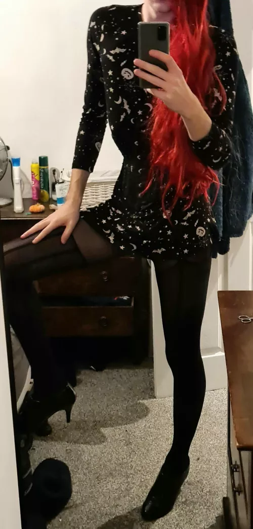 Do you like stockings over tights?