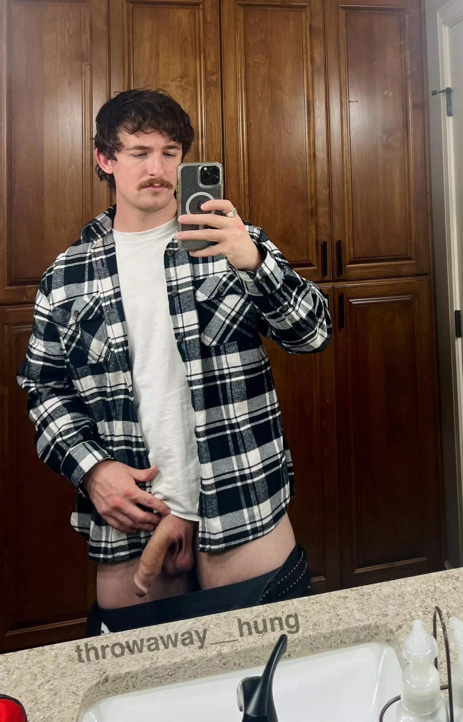 i call this masterpiece“heavy cock and mustache” 🐓