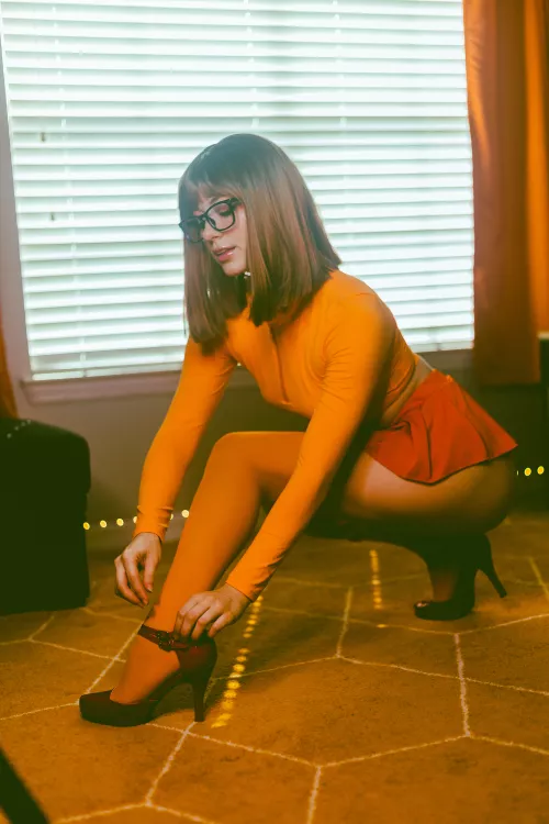 I love Velma! I think I should redo this cosplay sometime soon.