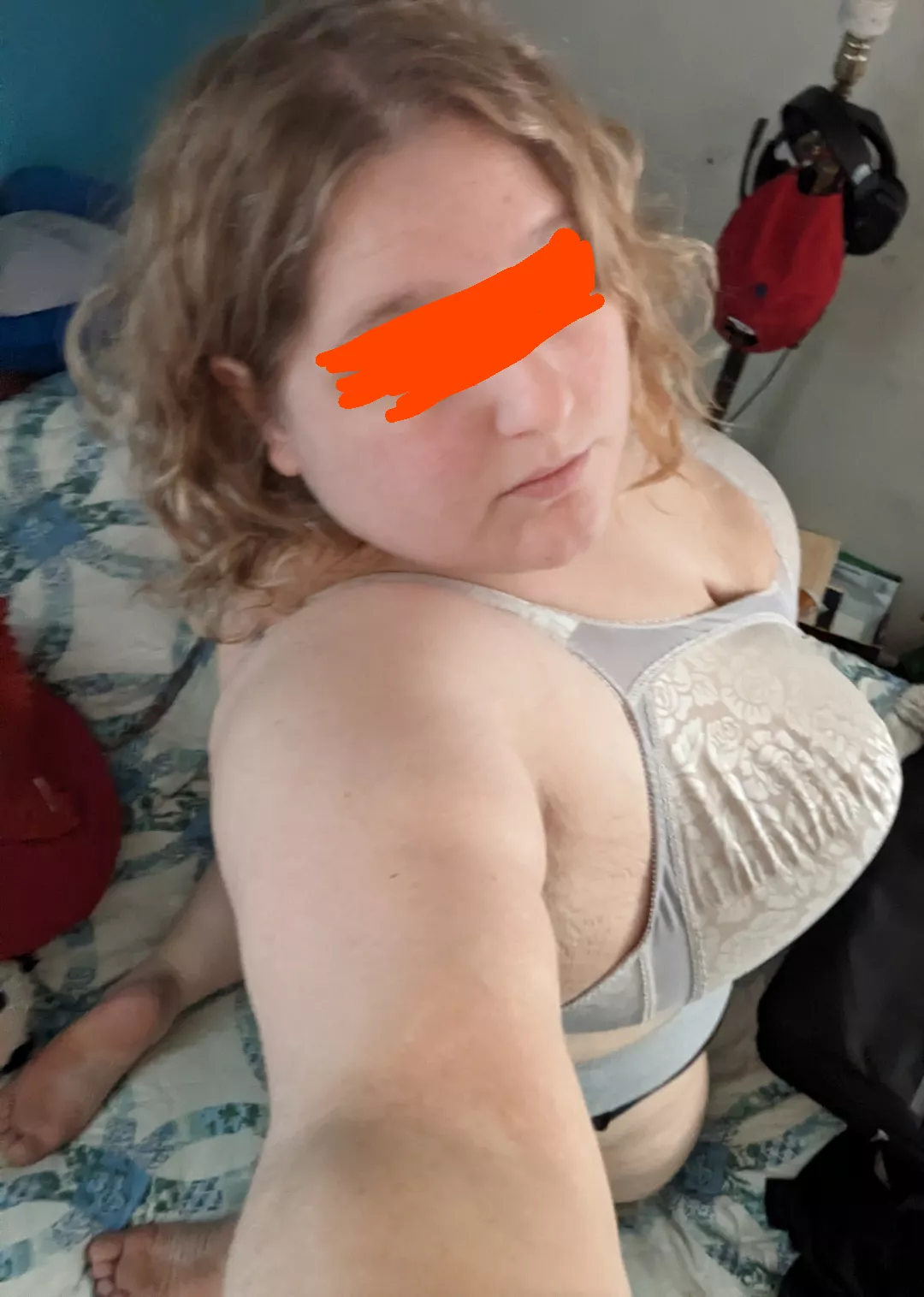 Kneeling for cock 🤤🧎🏼‍♀️