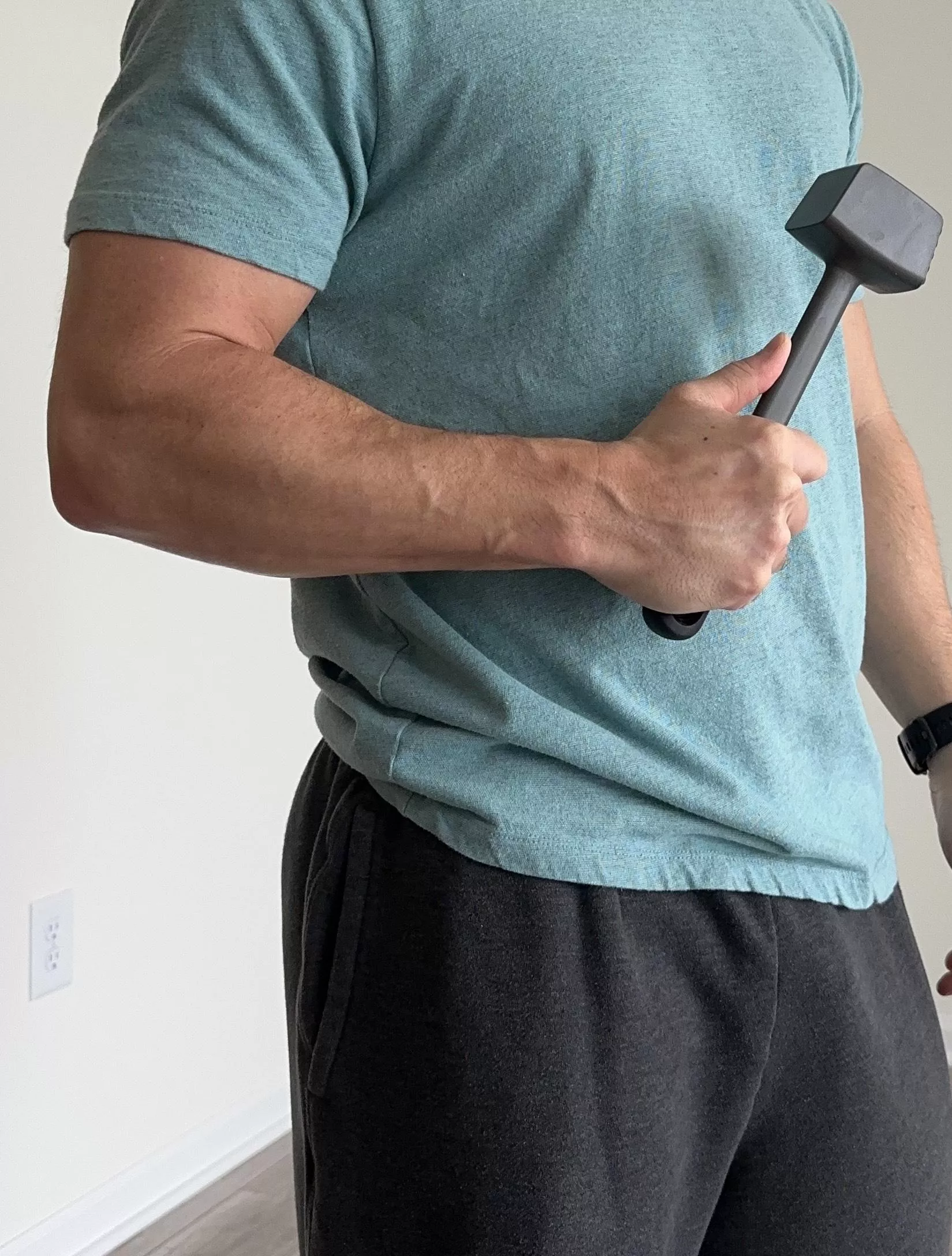 Ladies, find you a guy who knows how to use his meat hammer