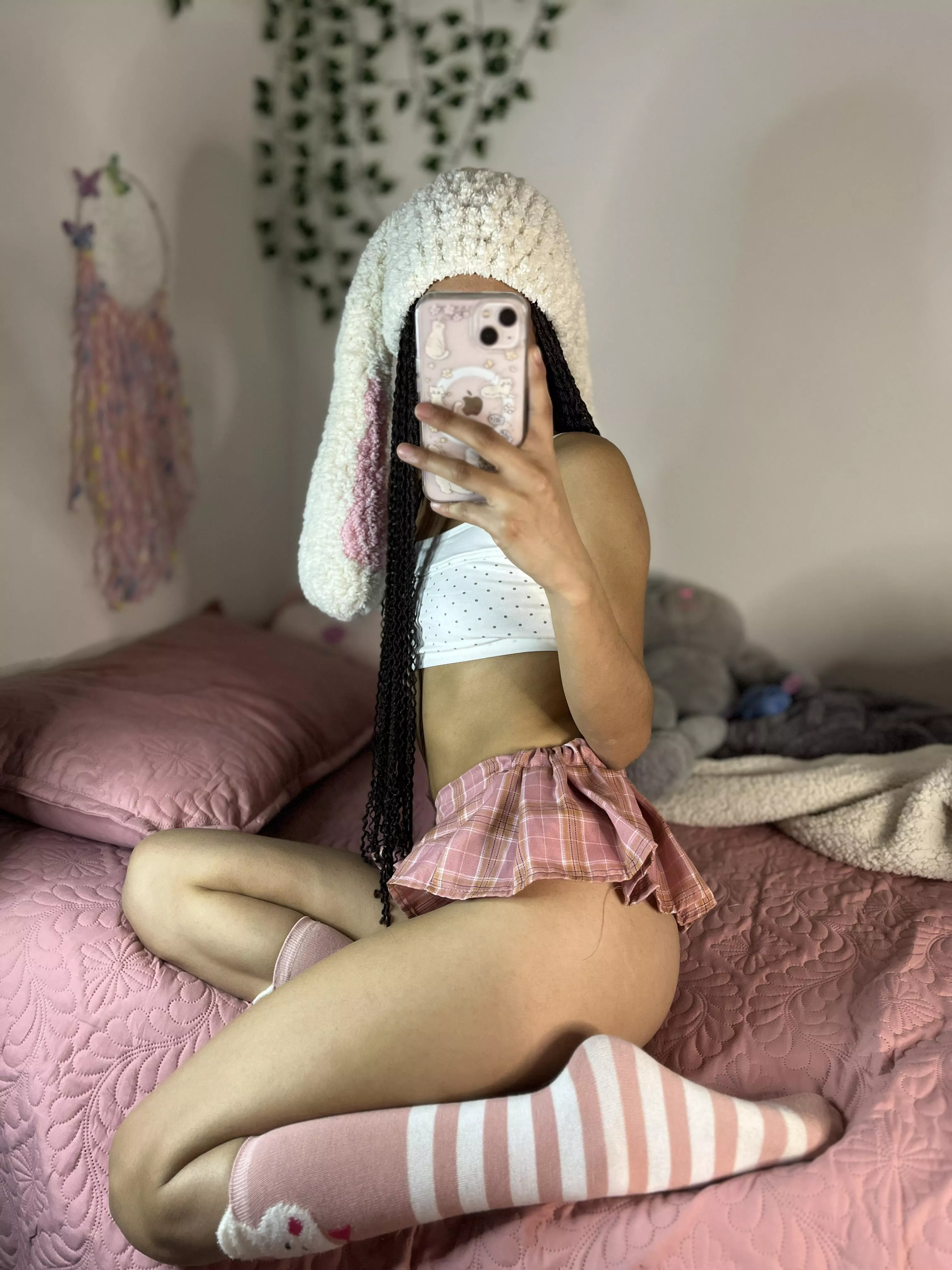 People judge me too much because my short skirts, do you think they are pretty