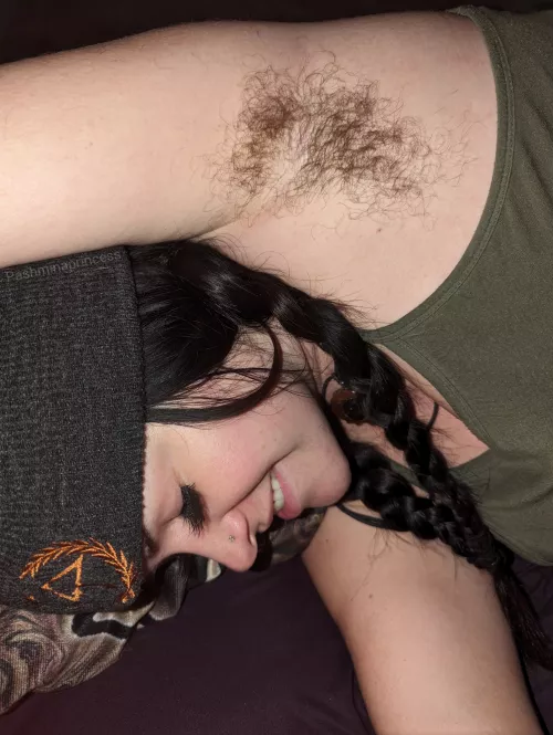 Play with my pretty pits