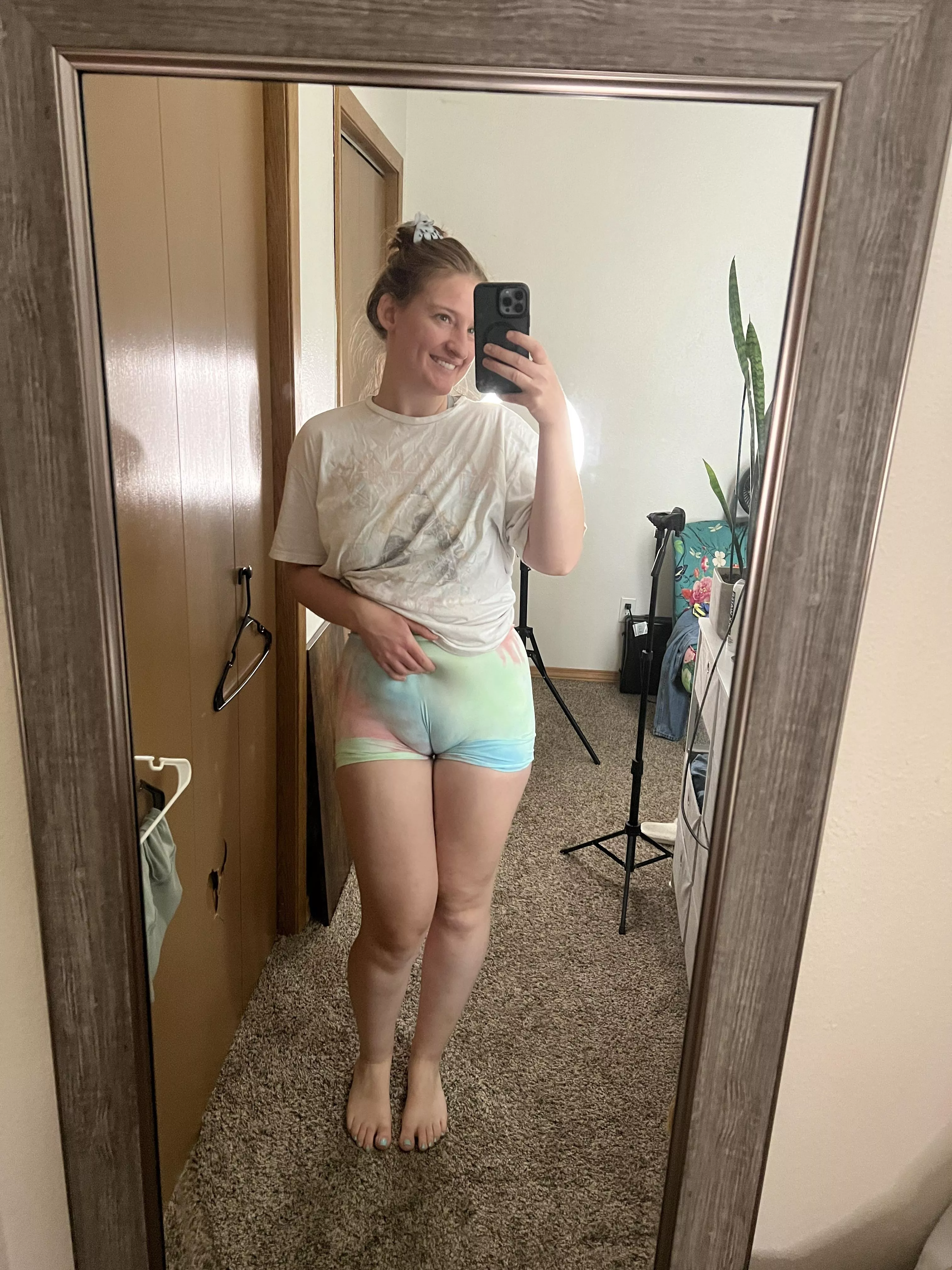 Pulled tight legging to show my squishy toe