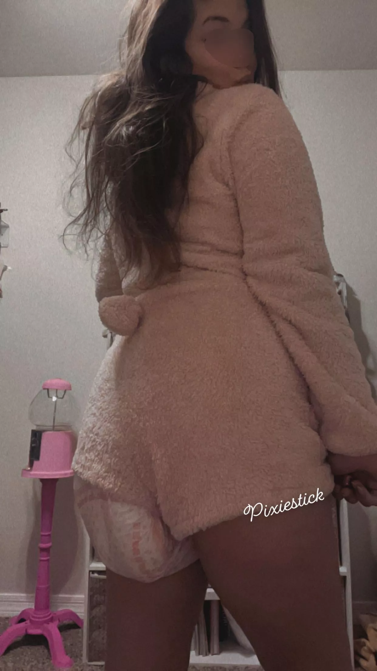 This onesie is doing me zero favors 🙈 I finks I’m ready for that change pretty please 😇 This onesie is doing me zero favors 🙈 I finks I’m ready for that change pretty please 😇