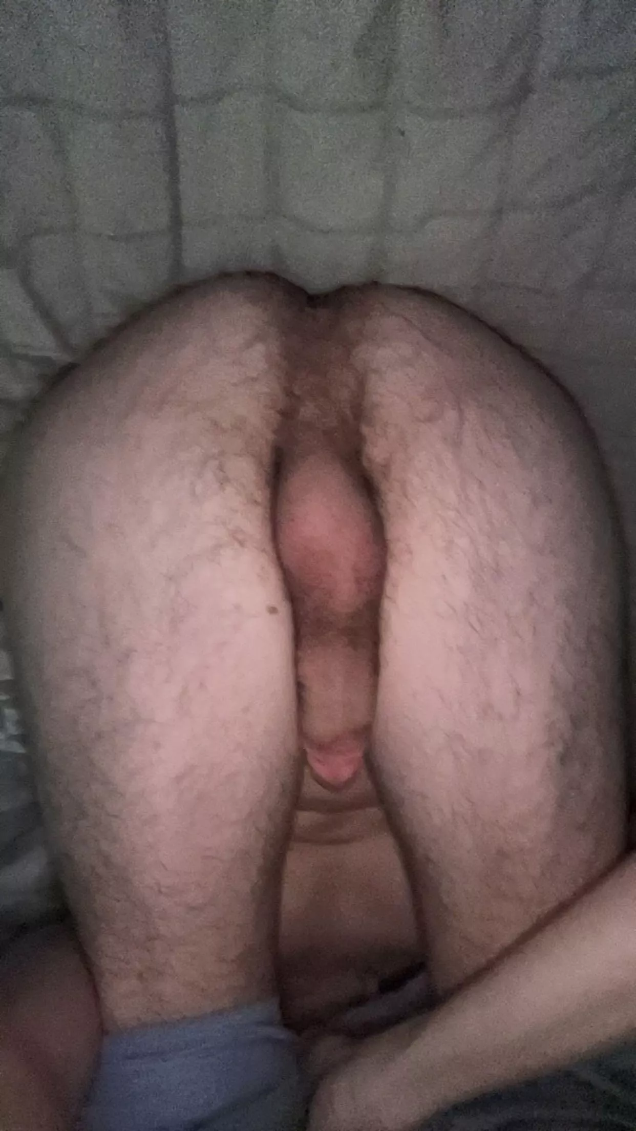 (18) looking for guys into dirty stuff;)