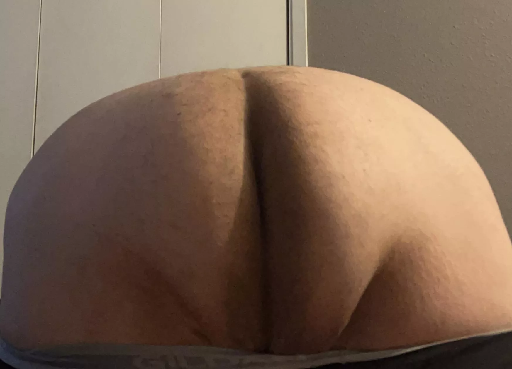 Any one into phone sex? Submissive bottom here