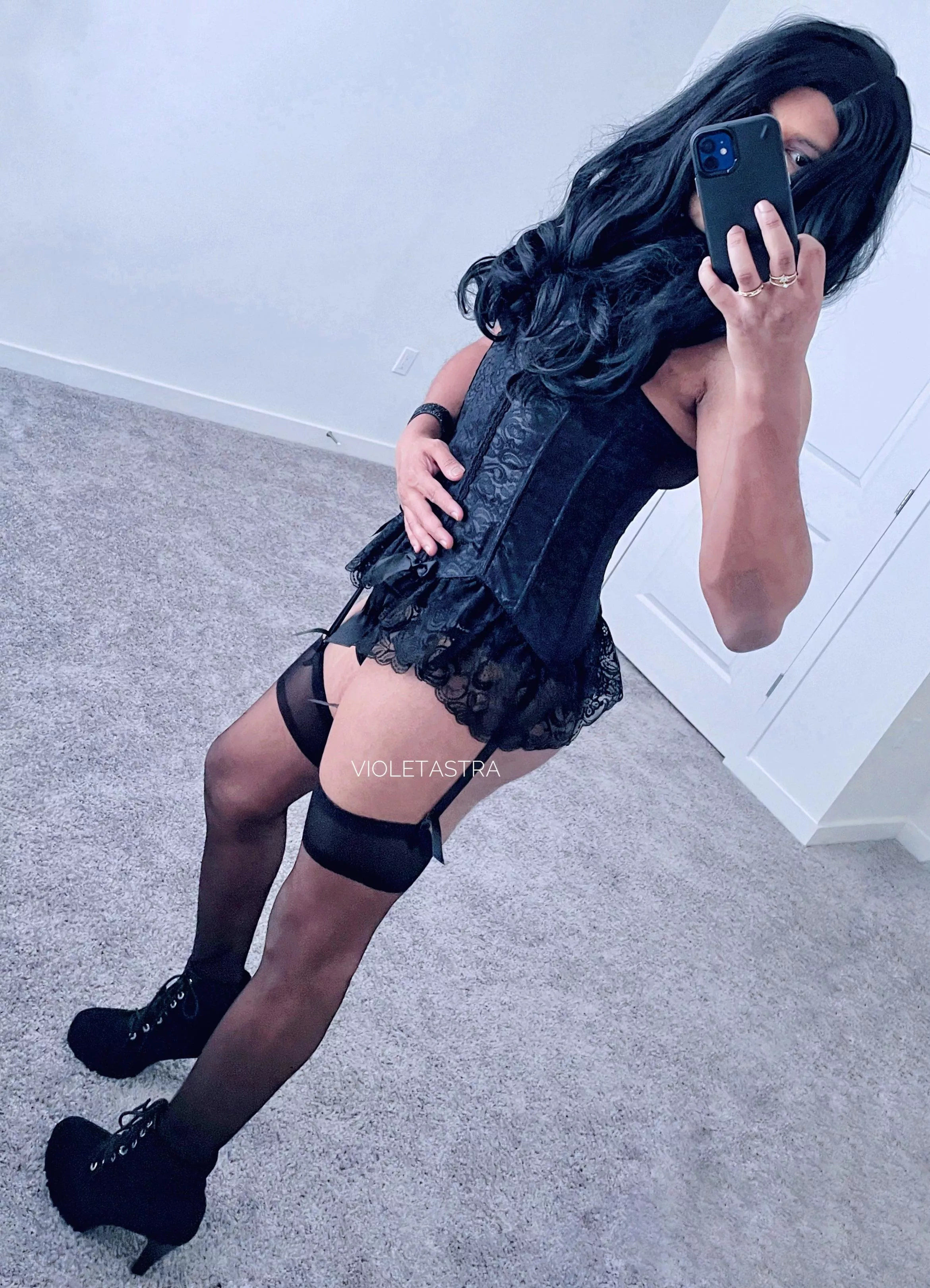 At 5’4”, I’m told I’d be a better secret goth gf than a hubby 🖤