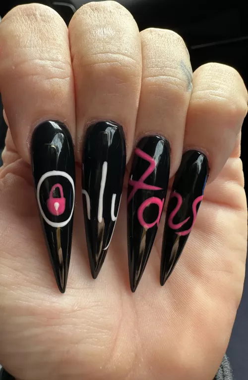 Black, pink and white❤️