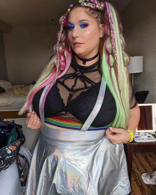Brought back this outfit yesterday for edc day 2!