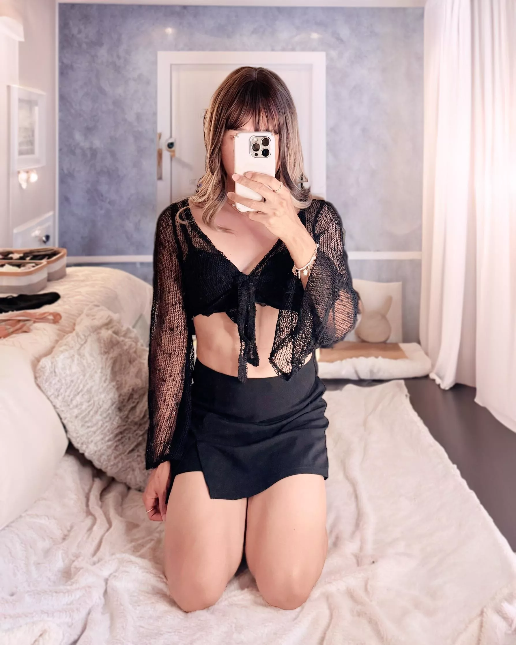 Do you approve of my outfit? 🖤