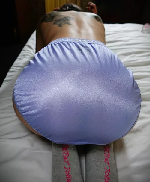 Even these size small granny panties are huuuugggee on me!!! #NeedMoreOptionsForTinyChicks 🏳🚩🏳