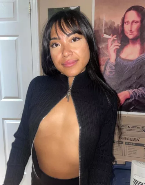 expose my body to all the men (f)