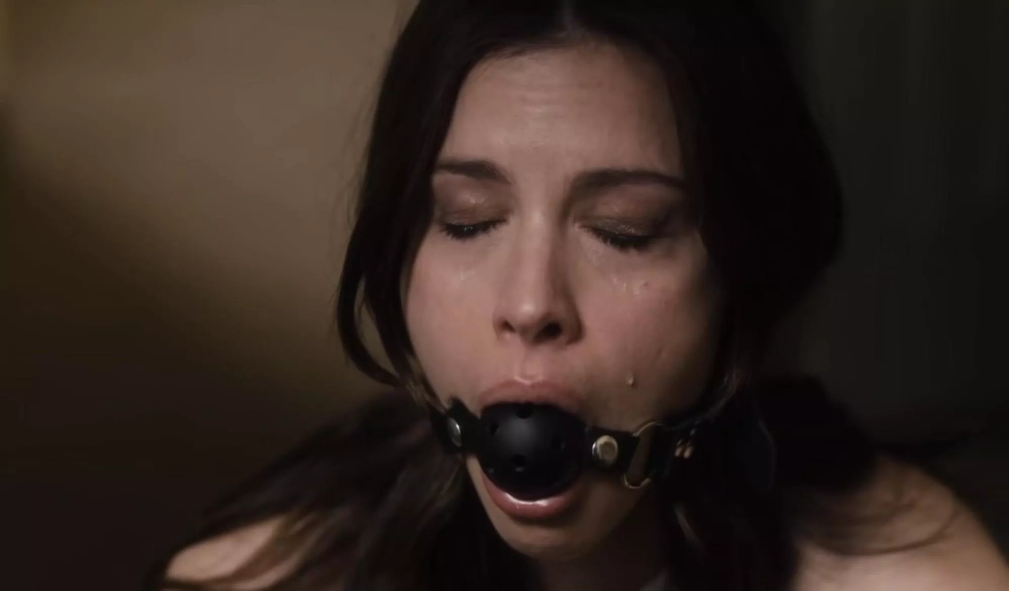 Feel free to dm me if you want to talk about women in bondage my dms are always open